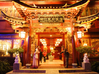 以往國(guó)慶云南玉龍雪山游價(jià)格_云南玉龍雪山八月份旅游_2021年云南玉龍雪山旅游團(tuán)報(bào)價(jià)