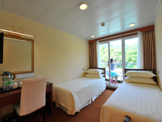 http:\/\/www.tuniu.com\/tour\/210350307