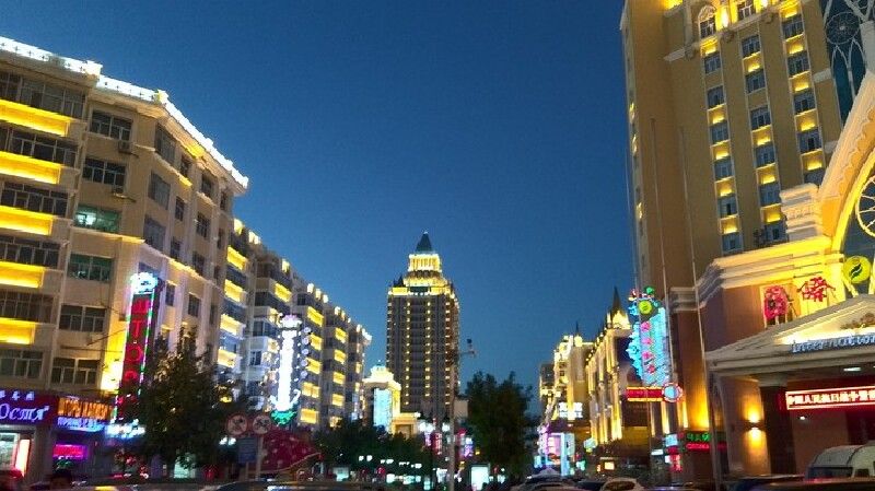 满洲里夜景 迷人吧回来的路上师傅领我们去了一块小沙漠旅途总有结束