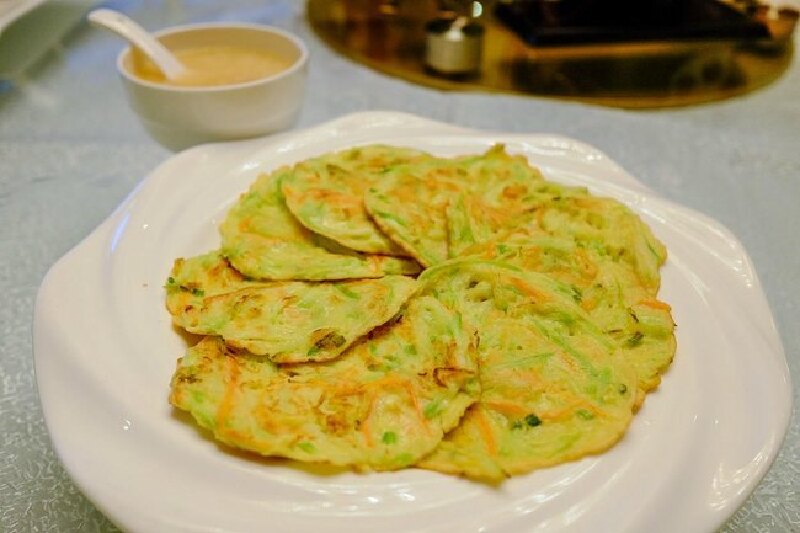        茭瓜饼配粥