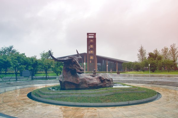 佛顶寺:不如像个小和尚一样悟禅 牛首山正大门进入景区,最近的景点就