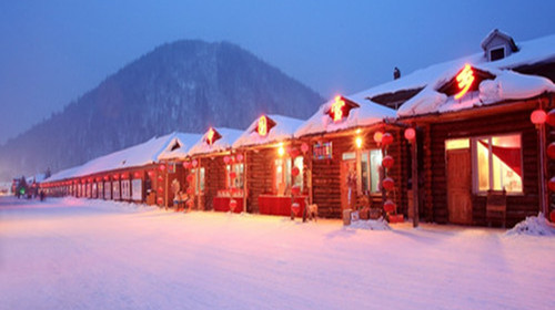 雪乡2日游 秃顶子山雪地摩托 羊草山 大雪谷