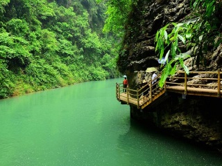 張家界天門山玻璃棧道旅游路線_張家界天門山玻璃棧道旅游價(jià)格多少跟團(tuán)_張家界天門山玻璃棧道旅游花費(fèi)一般多少