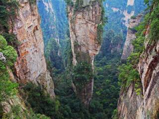 張家界天門山玻璃棧道旅游路線_張家界天門山玻璃棧道旅游價(jià)格多少跟團(tuán)_張家界天門山玻璃棧道旅游花費(fèi)一般多少