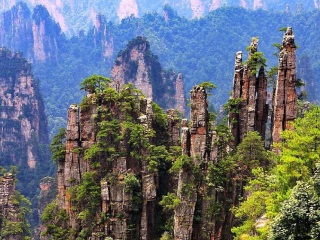 張家界天門山玻璃棧道旅游路線_張家界天門山玻璃棧道旅游價(jià)格多少跟團(tuán)_張家界天門山玻璃棧道旅游花費(fèi)一般多少