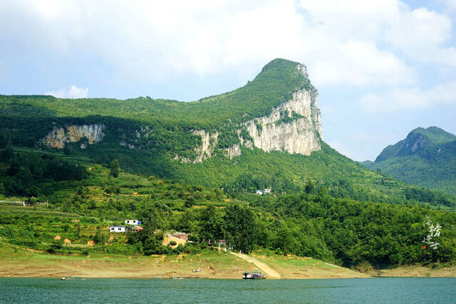 贵州织金探秘地下王国感受世界奇观