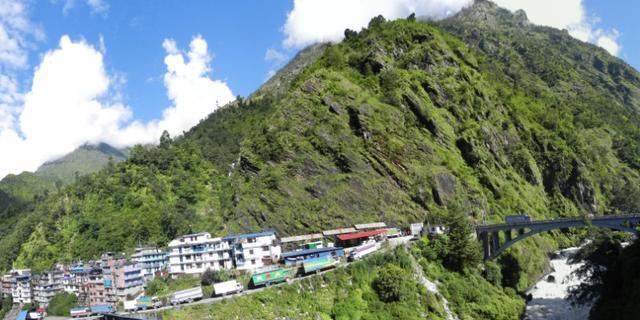 【尼泊尔之旅】从西藏到尼泊尔:遇到背功全球