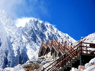 去云南香格里拉游要多少錢_旅游團云南香格里拉_云南香格里拉跟團游與自由行