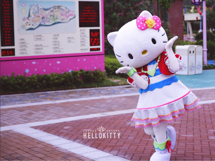 hellokitty从你的粉色童话世界经过