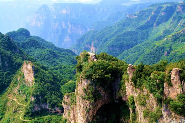 爬南太行山,王莽岭,昆山挂壁.