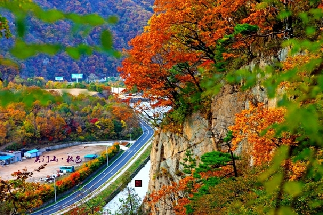 ɽϱ߹Ůɽ,.