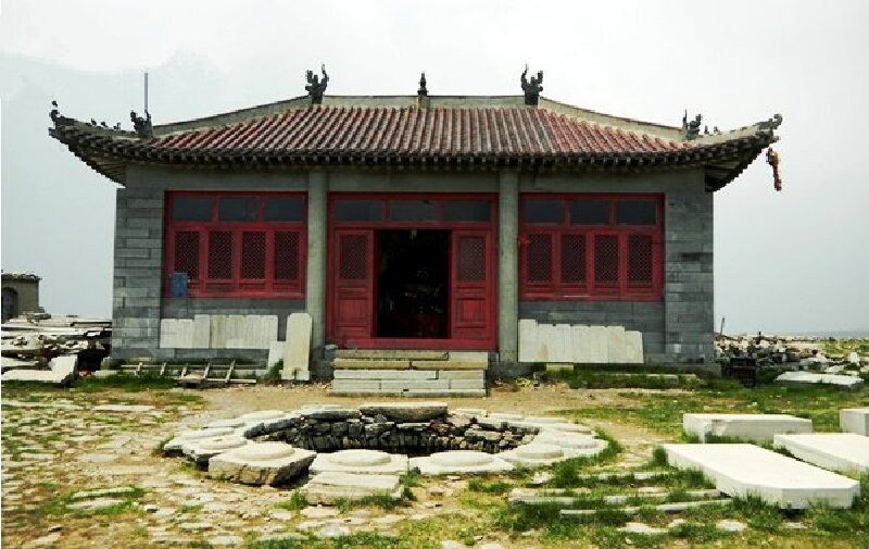 发张网络图片吧,这个就是澡浴池寺.