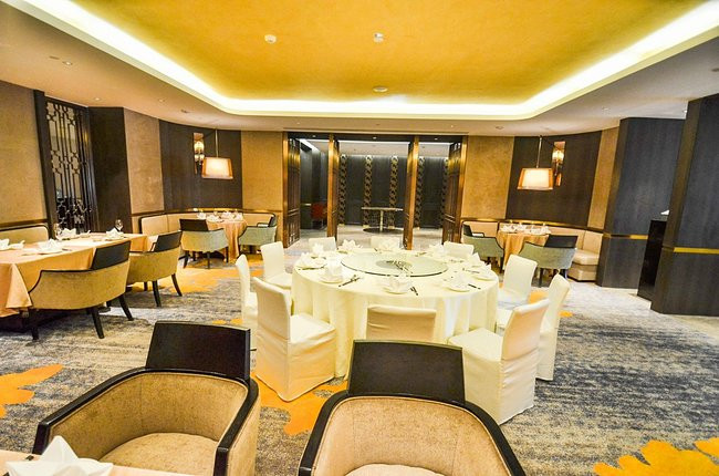 宽敞而明亮的就餐环境是来武汉洲际酒店特色餐厅选择的重要理由了.