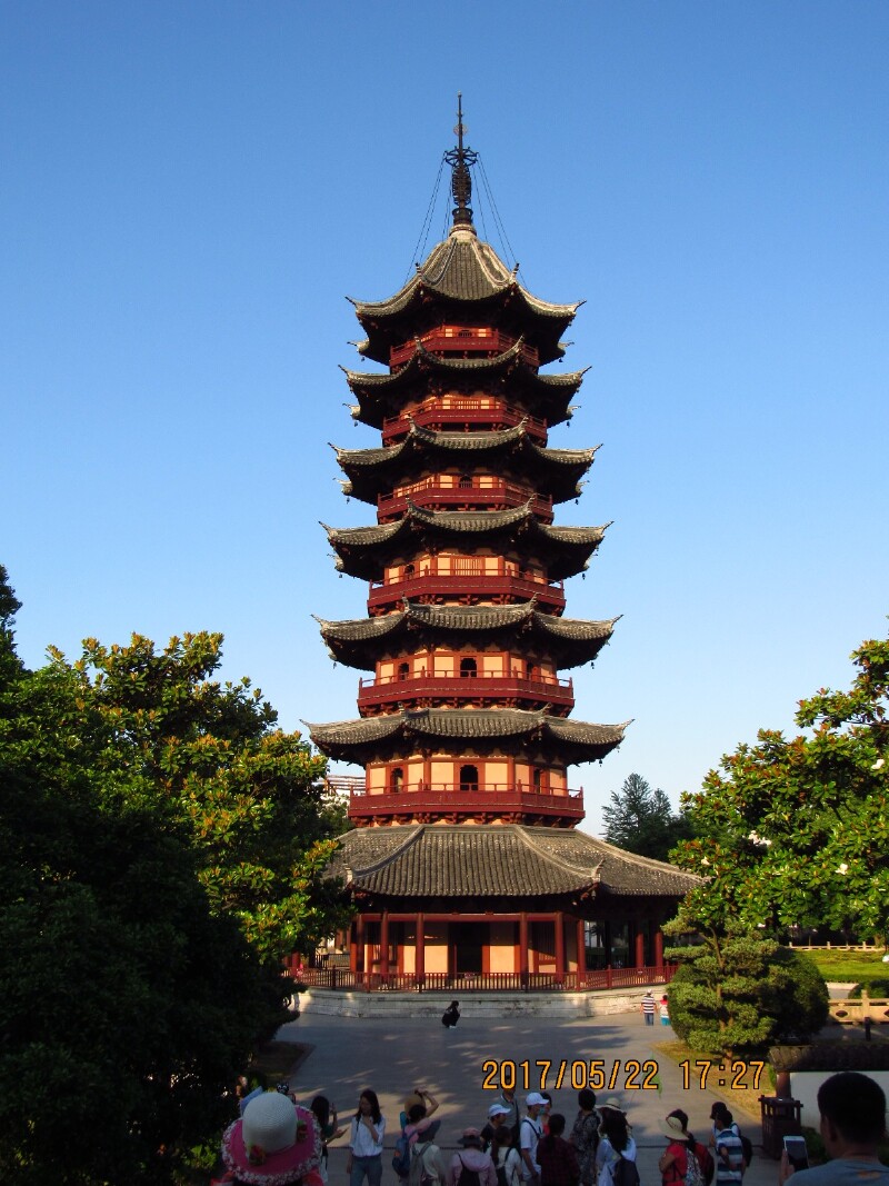 "盘门三景"之一的瑞光塔.