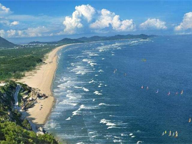 阳江海陵岛-大角湾-十里银滩-赤坎古镇2日游东莞出发,品美食,享受