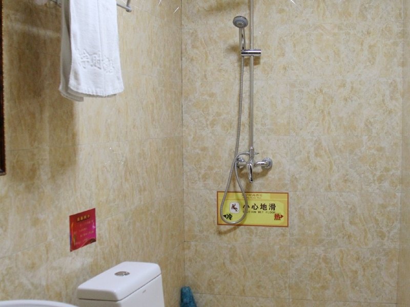 hotelPic