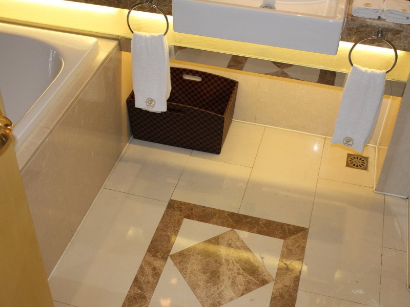 hotelPic