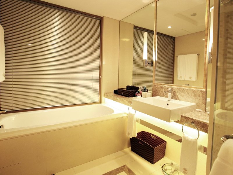 hotelPic