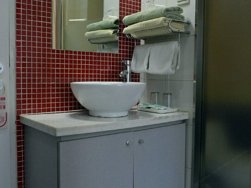 hotelPic