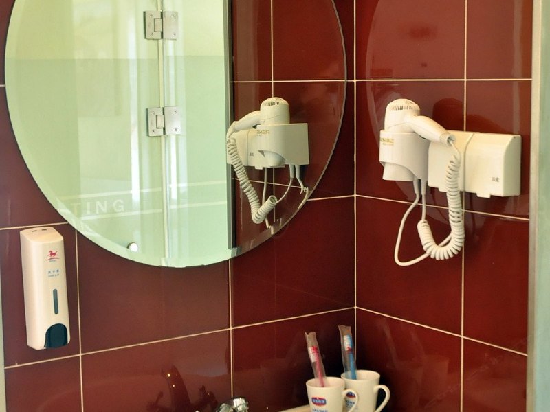 hotelPic