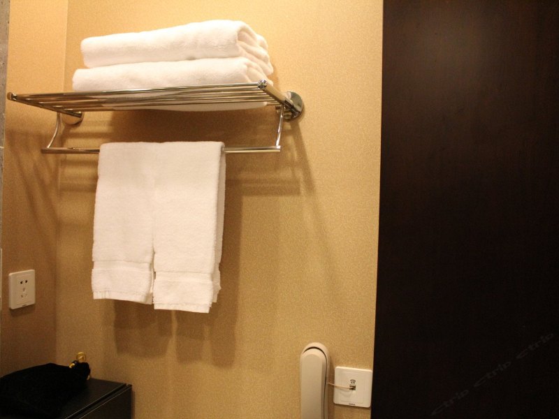 hotelPic