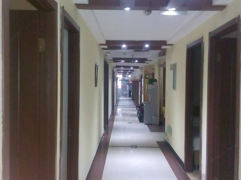 hotelPic