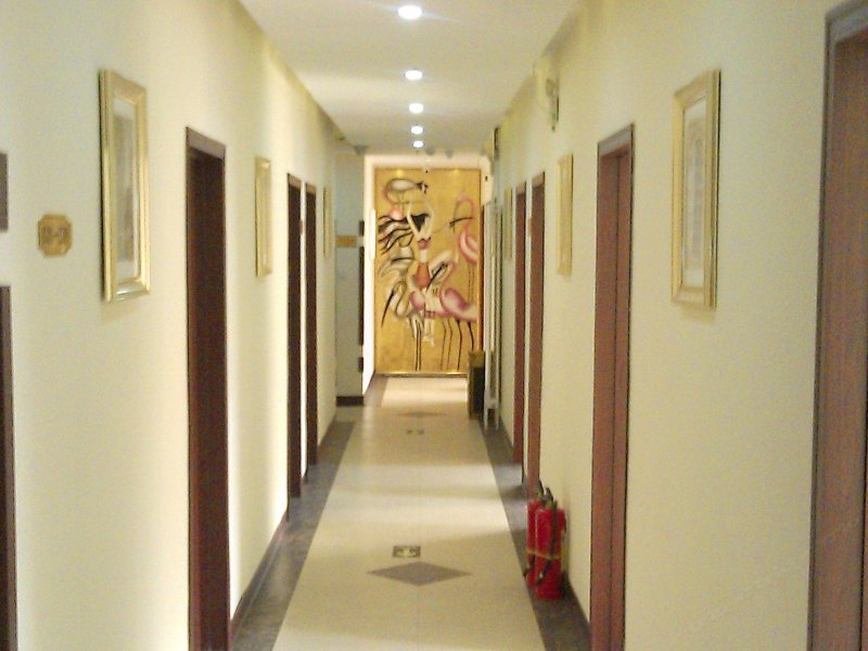 hotelPic