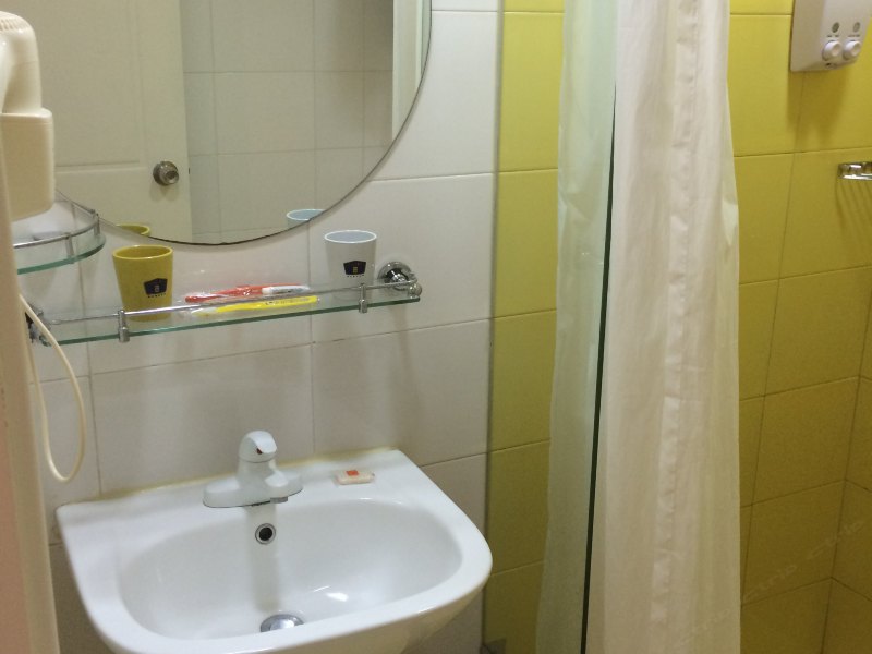 hotelPic