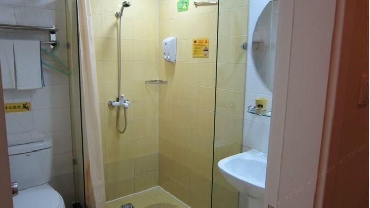 hotelPic