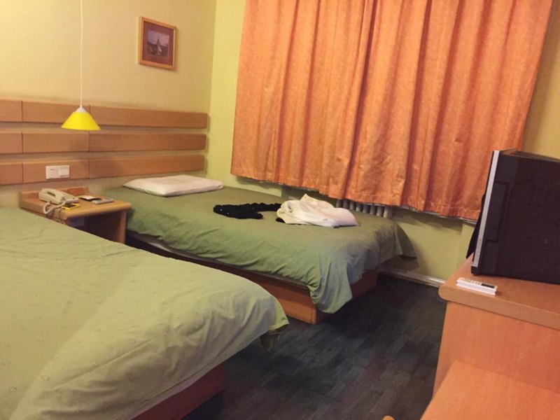 hotelPic