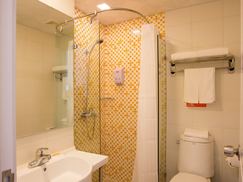 hotelPic