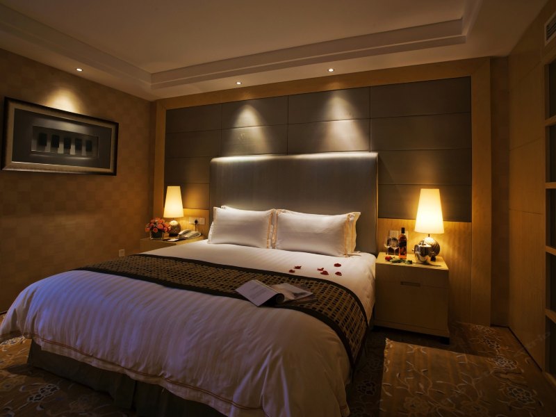 hotelPic