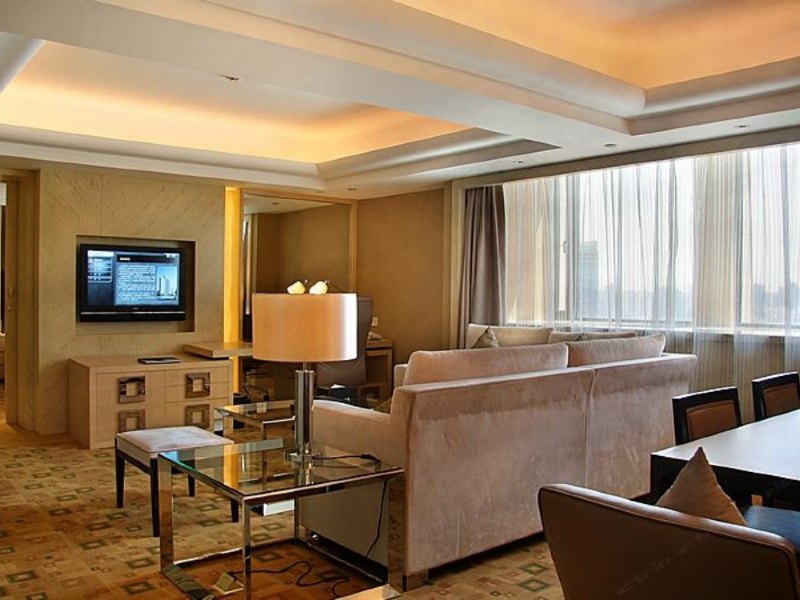 hotelPic