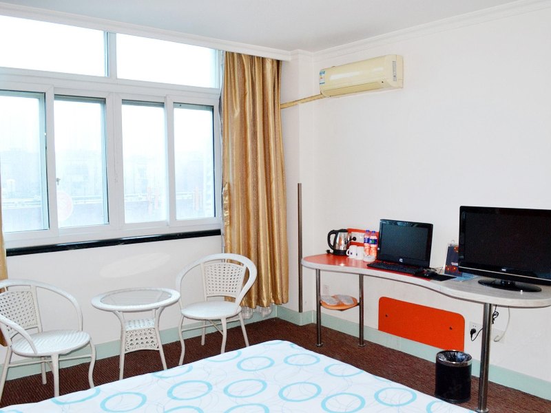 hotelPic