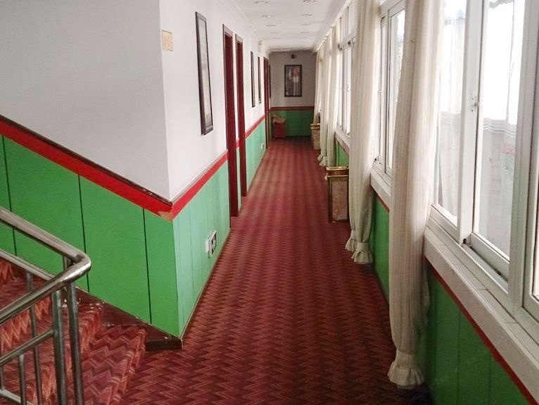 hotelPic