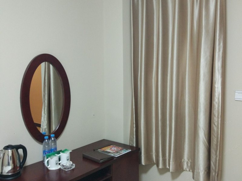 hotelPic