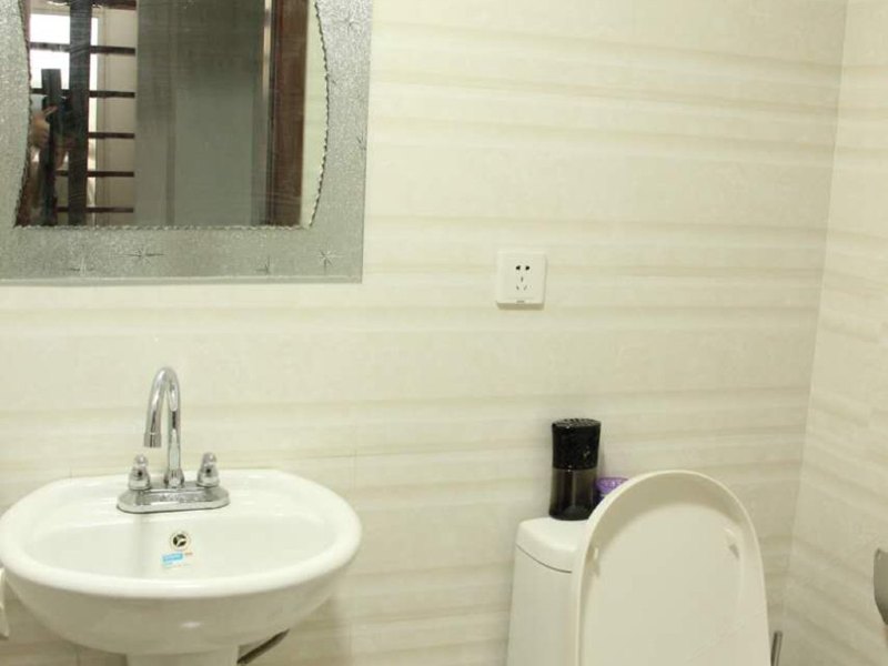 hotelPic