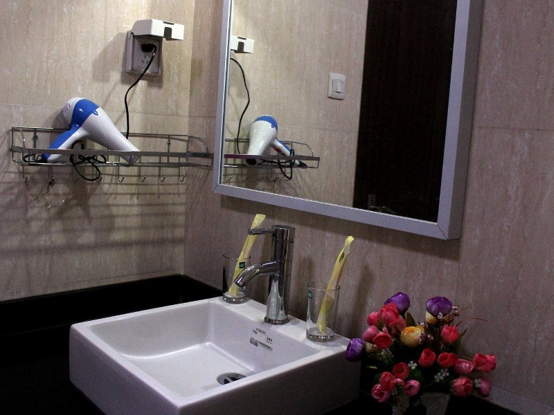 hotelPic
