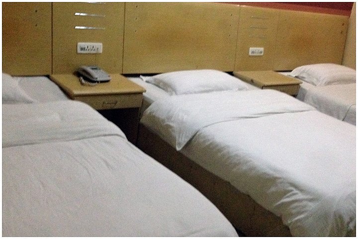 hotelPic