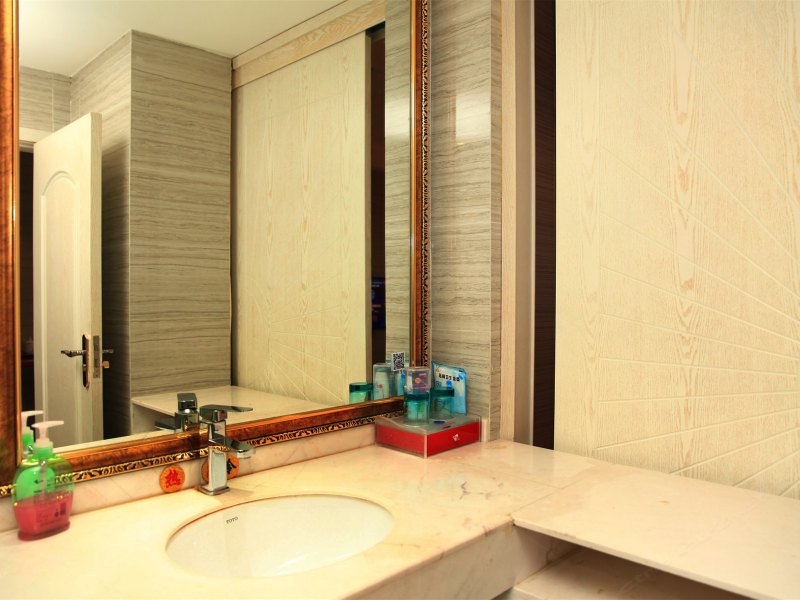 hotelPic