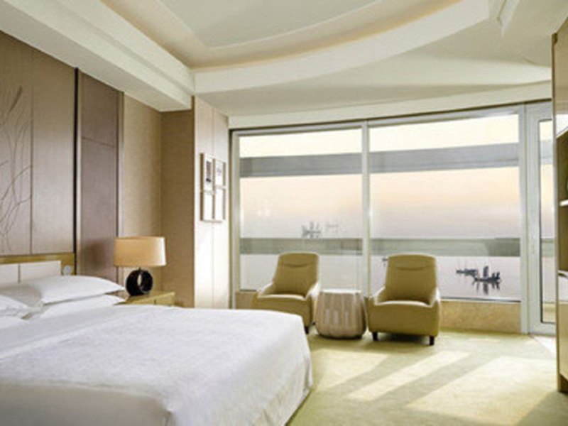 hotelPic