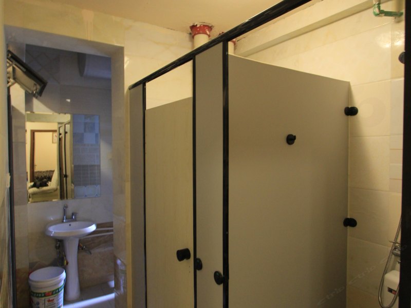 hotelPic