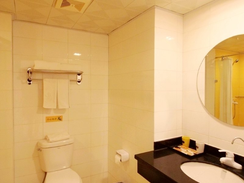 hotelPic