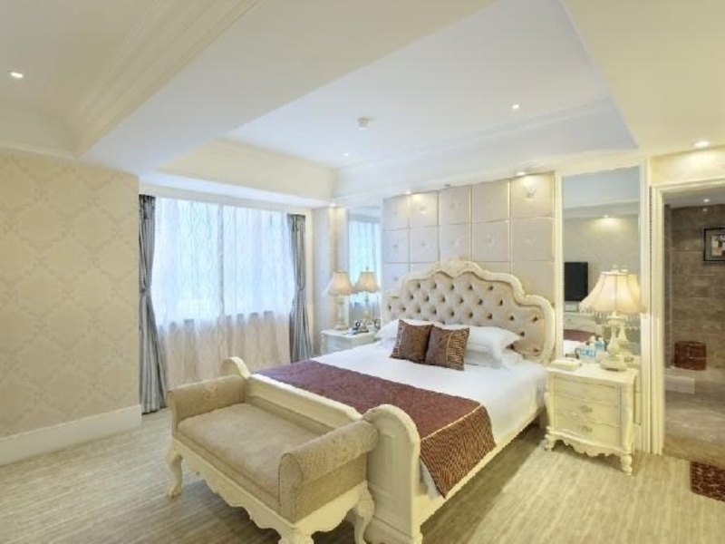 hotelPic