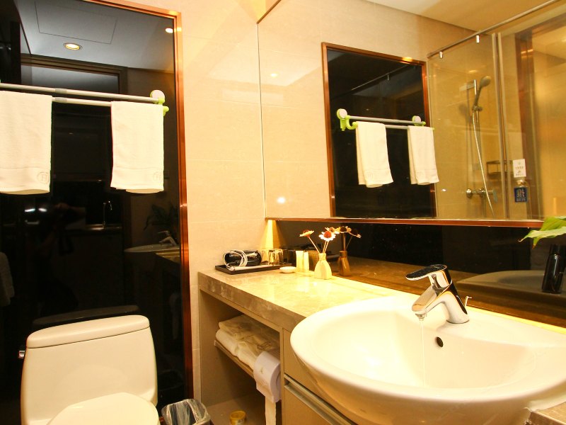hotelPic