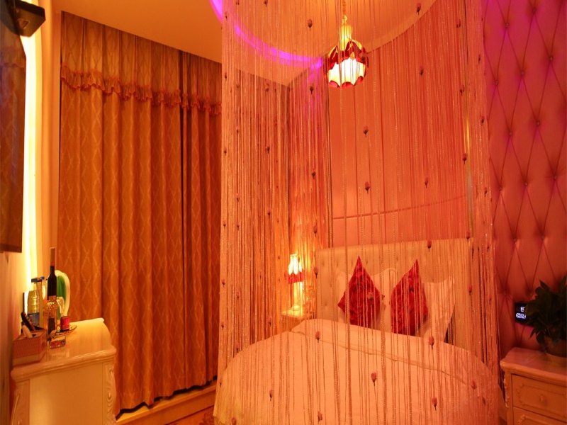 hotelPic
