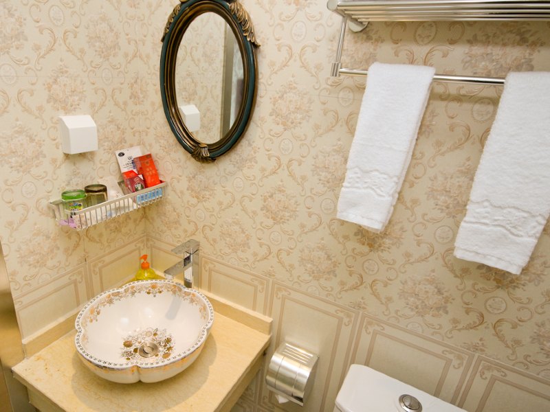 hotelPic