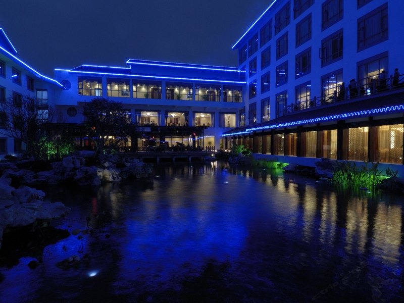 hotelPic