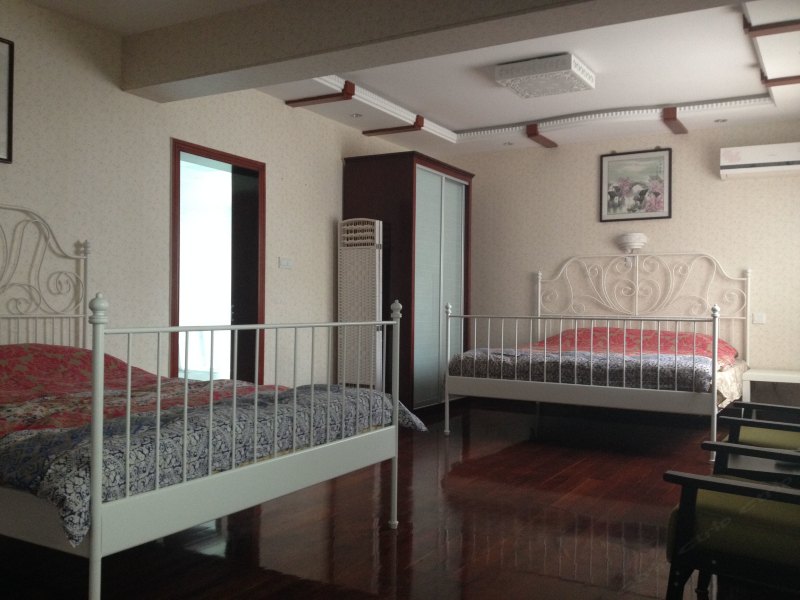 hotelPic