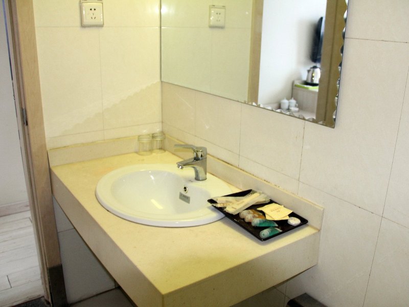 hotelPic